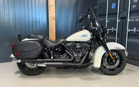 FLHC Heritage Softail Classic 2022