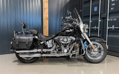 Heritage Softail Deluxe FLSTN 2011