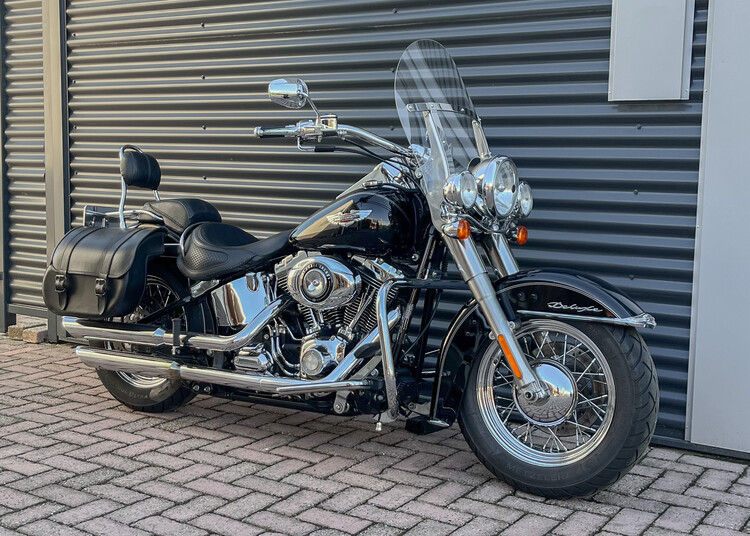 Heritage Softail Deluxe FLSTN 2011