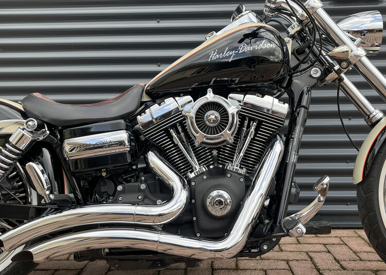 *Dyna wide glide 2010 FXDWG
