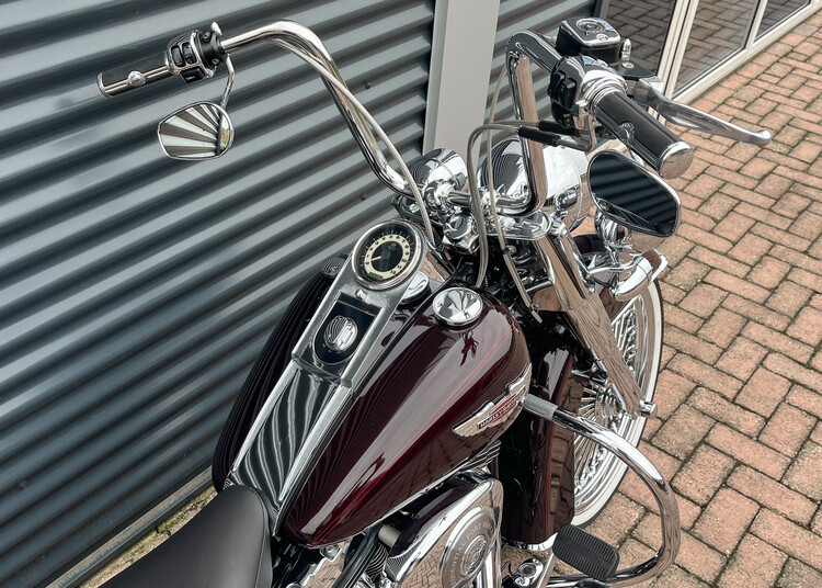 Heritage softail deluxe 2005 flstn