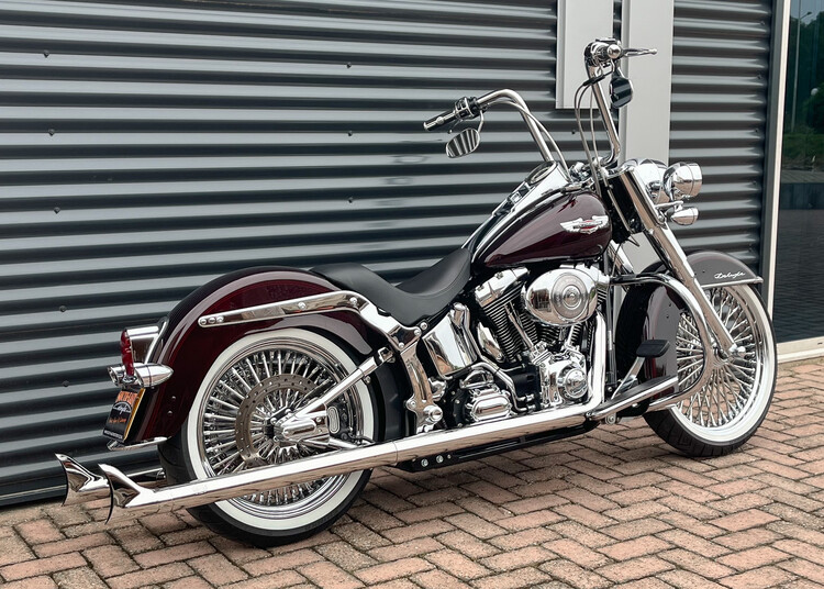 Heritage softail deluxe 2005 flstn