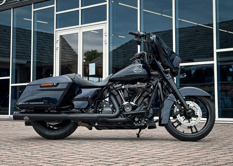 Deep Blue Street Glide  Special