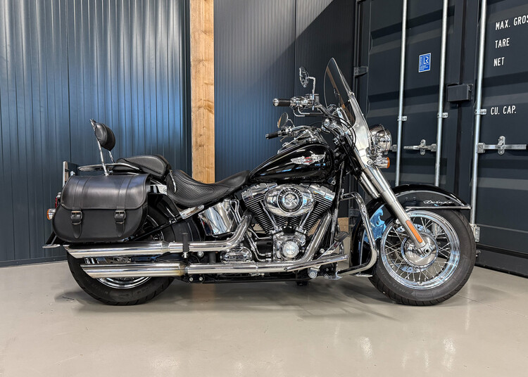 Heritage Softail Deluxe FLSTN 2011