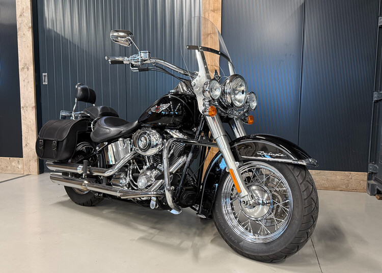 Heritage Softail Deluxe FLSTN 2011