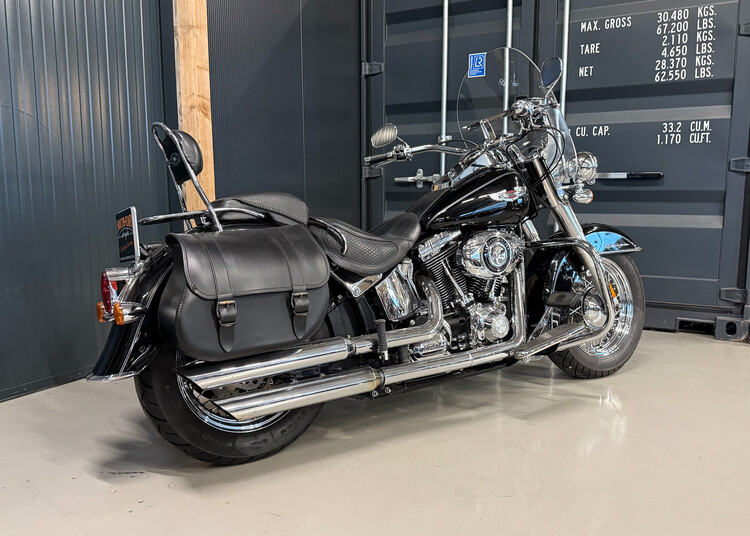 Heritage Softail Deluxe FLSTN 2011